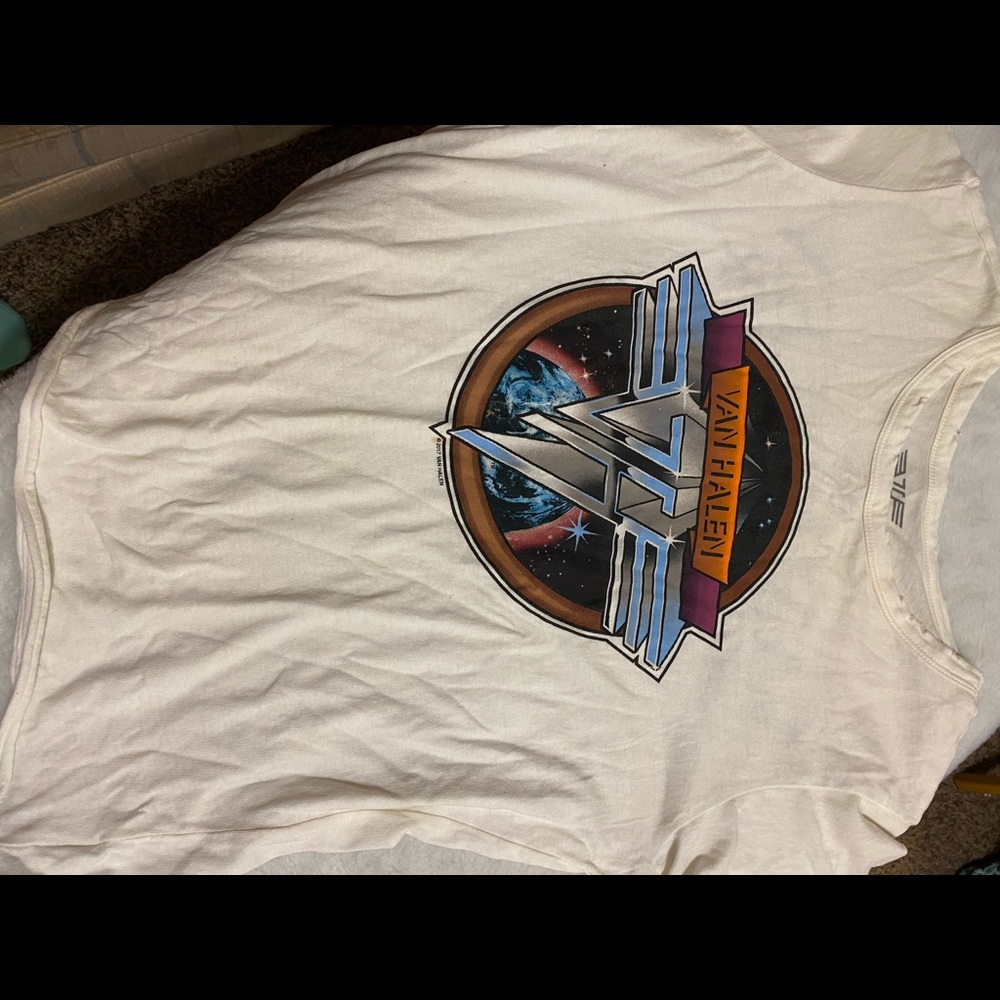 Tee shirt